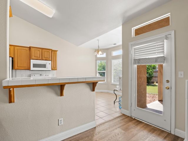 6249 W Dovewood Lane, Fresno, CA 93723