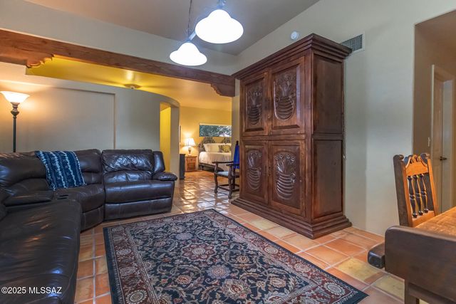 3071 N Wentworth Road, Tucson, AZ 85749