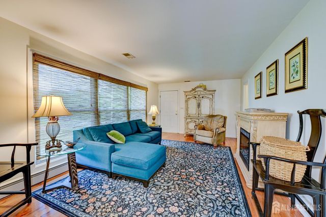 29 1st Street, Franklin, NJ 08873