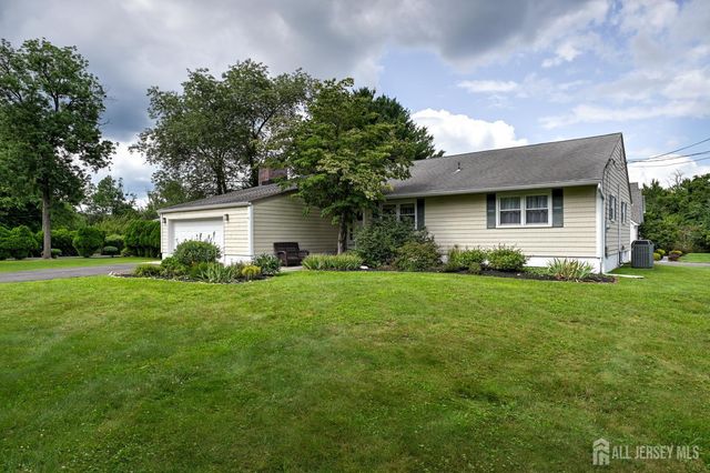 29 1st Street, Franklin, NJ 08873