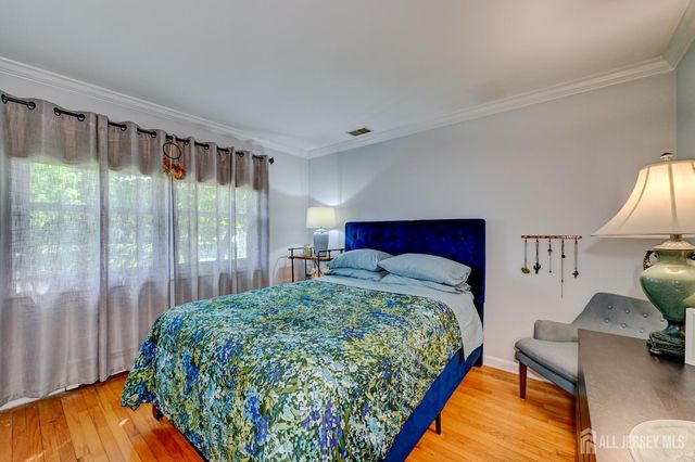 29 1st Street, Franklin, NJ 08873