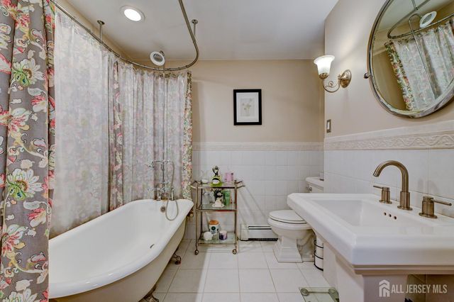 29 1st Street, Franklin, NJ 08873