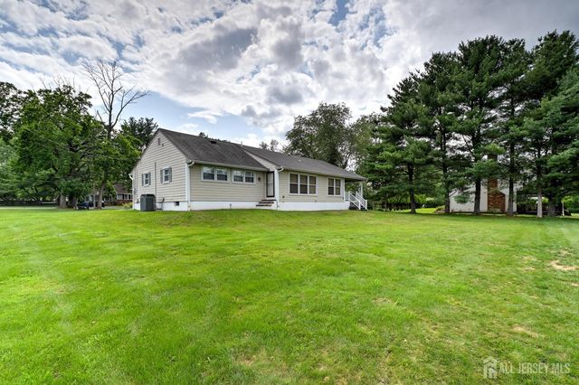 29 1st Street, Franklin, NJ 08873
