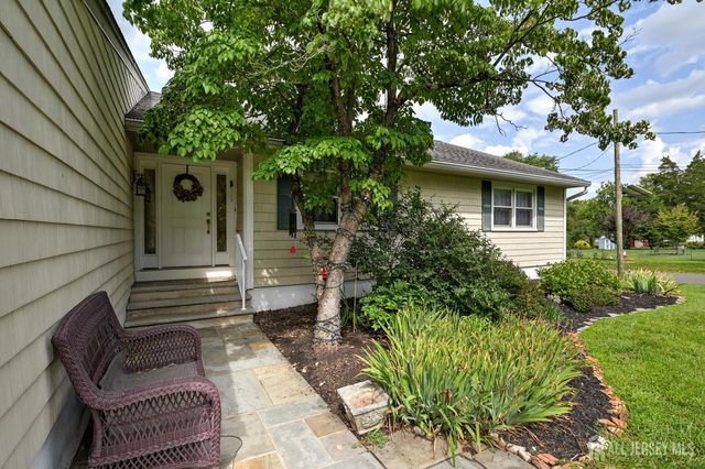 29 1st Street, Franklin, NJ 08873