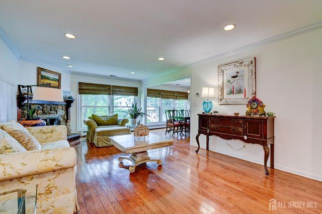 29 1st Street, Franklin, NJ 08873