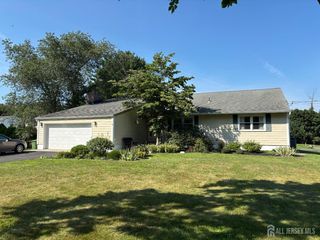 29 1st Street, Franklin, NJ 08873