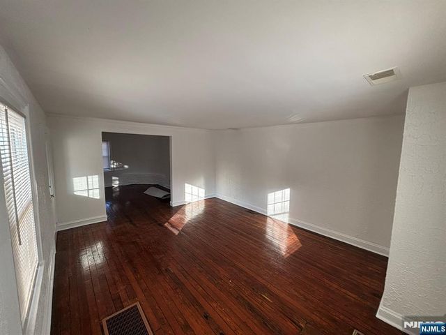 86 Ringwood Avenue, Ringwood, NJ 07456