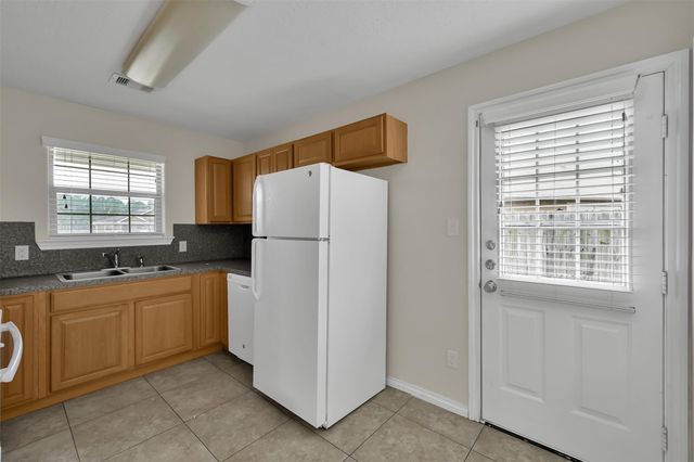 163 S Bend Court A, Willis, TX 77378