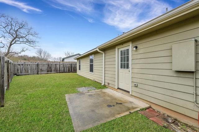 163 S Bend Court A, Willis, TX 77378