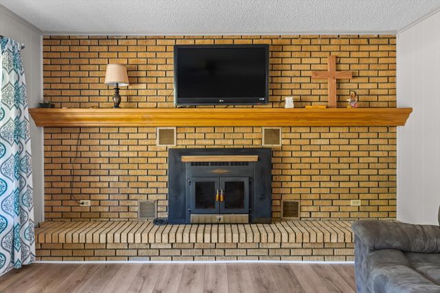 550 Lakeview Cir, Tennessee Ridge, TN 37178