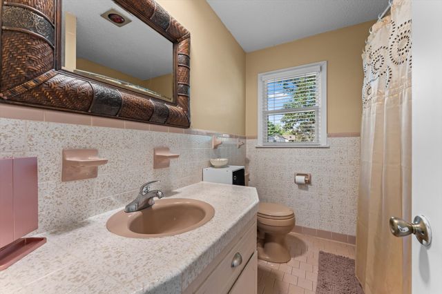 550 Lakeview Cir, Tennessee Ridge, TN 37178