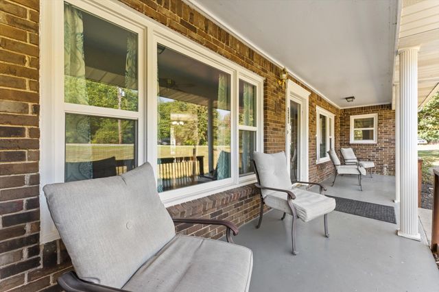 550 Lakeview Cir, Tennessee Ridge, TN 37178