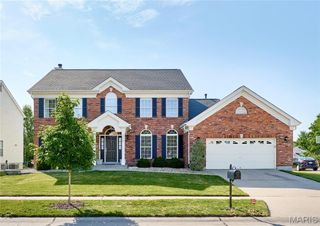 2316 The Courts Drive, Chesterfield, MO 63017