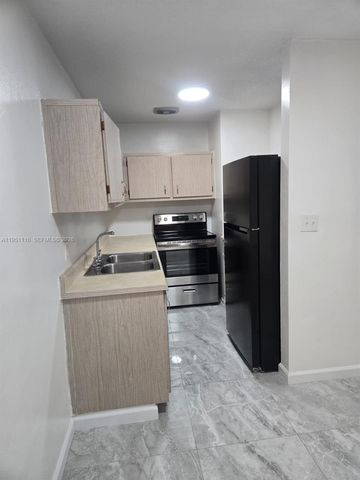 5120 NE 18th Ave 2, Fort Lauderdale, FL 33334