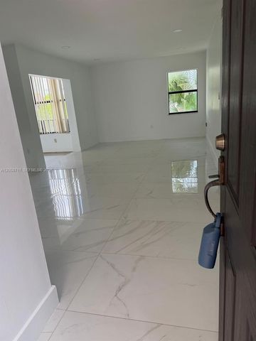 10875 NW 7th St 23-36, Miami, FL 33172