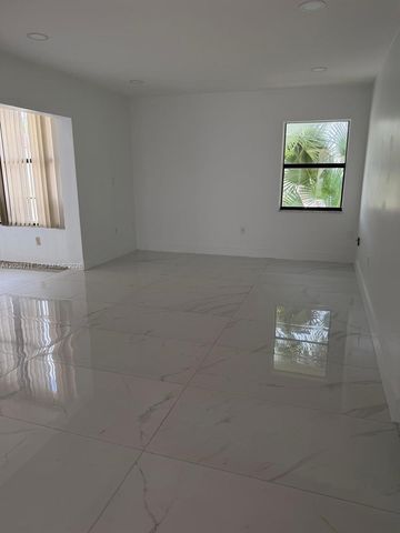 10875 NW 7th St 23-36, Miami, FL 33172