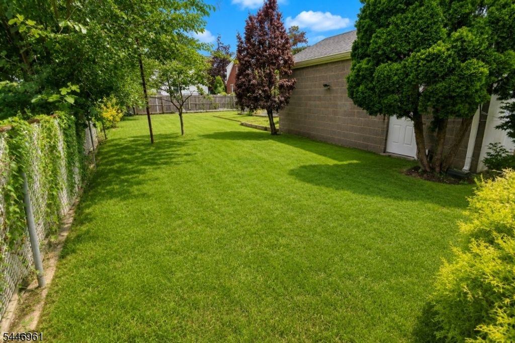 521 E Blancke St, Linden City, NJ 07036 — photo 3