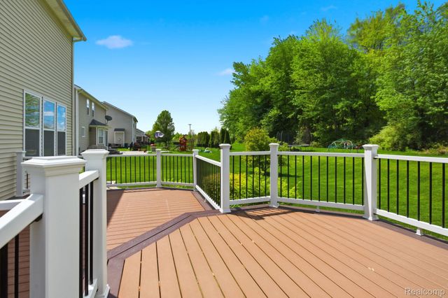 28720 Apple Blossom Drive, Huron Charter Township, MI 48134