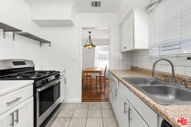 425 W Riverside Drive, Burbank, CA 91506