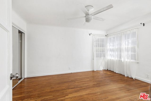 425 W Riverside Drive, Burbank, CA 91506