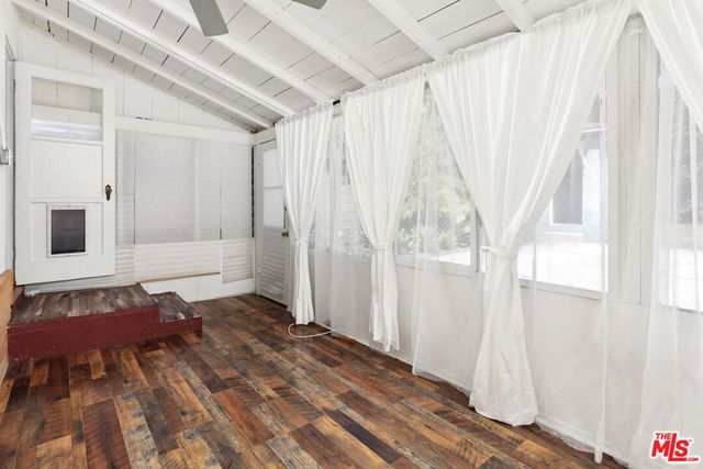 425 W Riverside Drive, Burbank, CA 91506