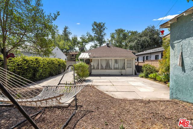 425 W Riverside Drive, Burbank, CA 91506