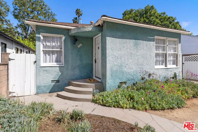 425 W Riverside Drive, Burbank, CA 91506