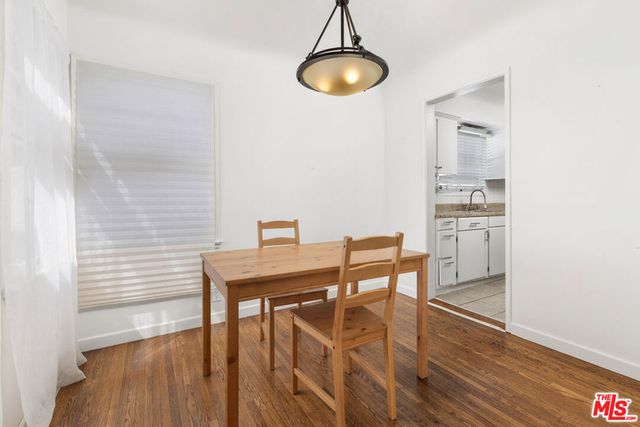 425 W Riverside Drive, Burbank, CA 91506