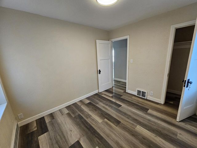 4800 W Green Tree ROAD, Milwaukee, WI 53223