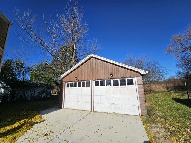 4800 W Green Tree ROAD, Milwaukee, WI 53223