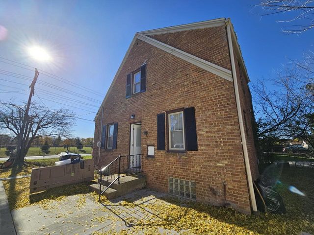 4800 W Green Tree ROAD, Milwaukee, WI 53223