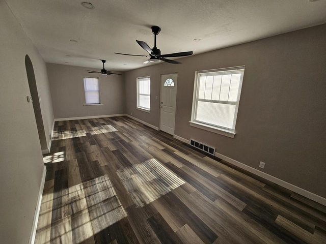 4800 W Green Tree ROAD, Milwaukee, WI 53223