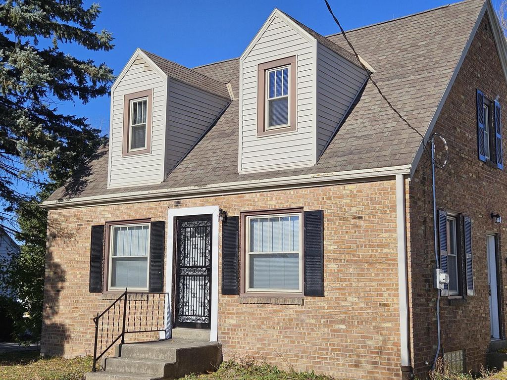 4800 W Green Tree ROAD, Milwaukee, WI 53223