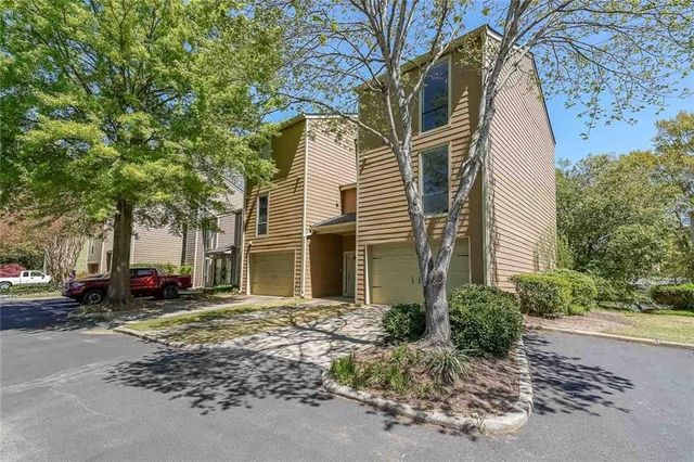 1107 Riverbend Club SE Drive, Atlanta, GA 30339