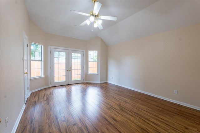 8227 Broken Branch DR, Round Rock, TX 78681