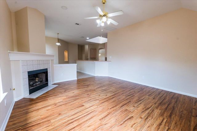 8227 Broken Branch DR, Round Rock, TX 78681