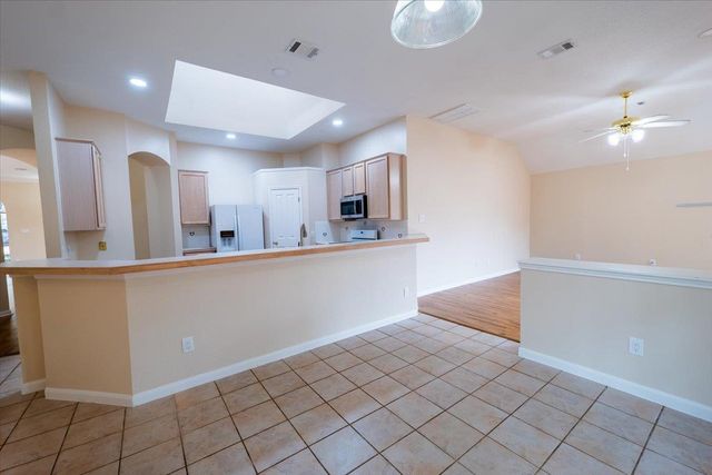 8227 Broken Branch DR, Round Rock, TX 78681