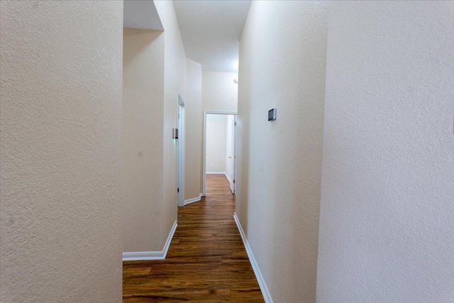8227 Broken Branch DR, Round Rock, TX 78681