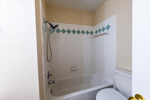 8227 Broken Branch DR, Round Rock, TX 78681