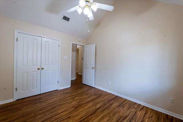 8227 Broken Branch DR, Round Rock, TX 78681