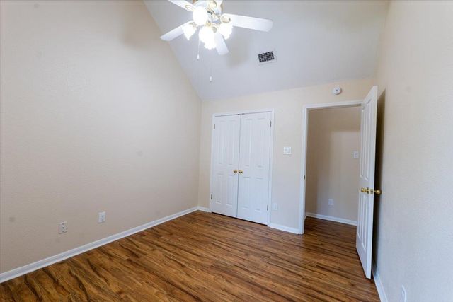 8227 Broken Branch DR, Round Rock, TX 78681