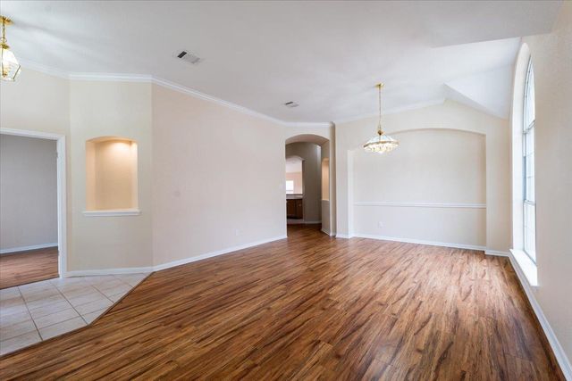 8227 Broken Branch DR, Round Rock, TX 78681