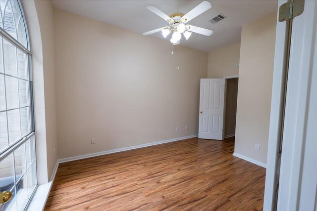 8227 Broken Branch DR, Round Rock, TX 78681