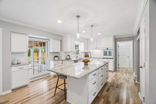 1518 Lipscomb Dr, Brentwood, TN 37027