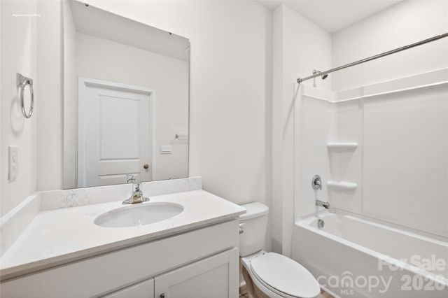 760 14th Avenue Court NE, Hickory, NC 28601