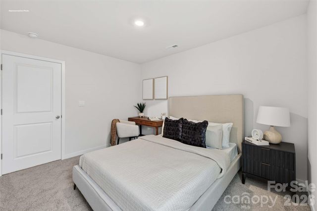 760 14th Avenue Court NE, Hickory, NC 28601