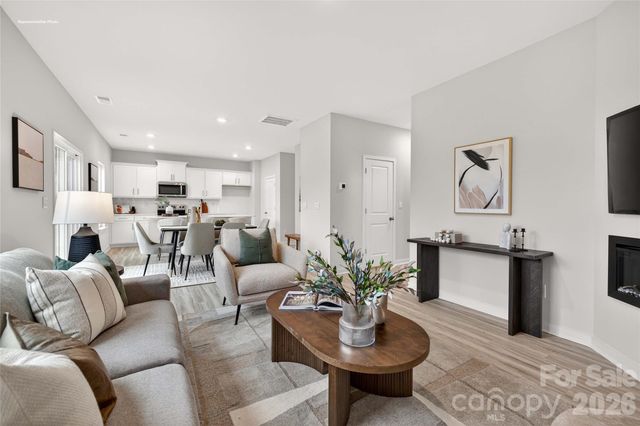 760 14th Avenue Court NE, Hickory, NC 28601