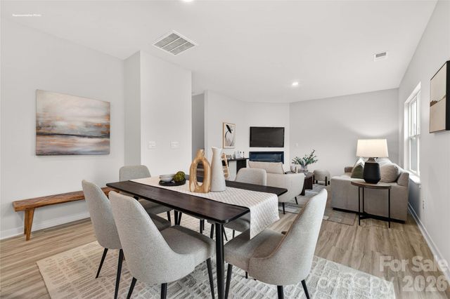 760 14th Avenue Court NE, Hickory, NC 28601