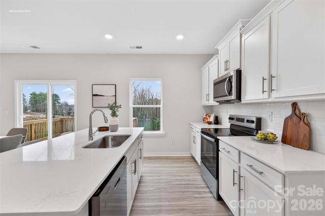 760 14th Avenue Court NE, Hickory, NC 28601