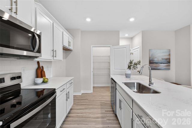 760 14th Avenue Court NE, Hickory, NC 28601